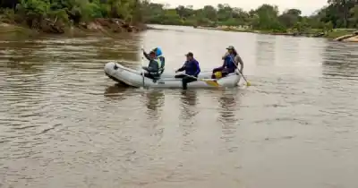 Dos pescadores vieron algo flotando en el río Juramento y dieron aviso al 911