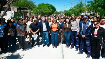El barrio Reconquista estrenó 300 metros de asfalto y ya palpita lo que viene