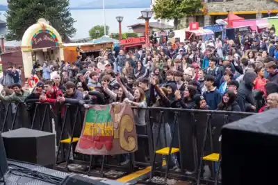 Bariloche: cinco internados tras el choque en Bustillo y la frase del funcionario sobre las casas que no deberían estar
