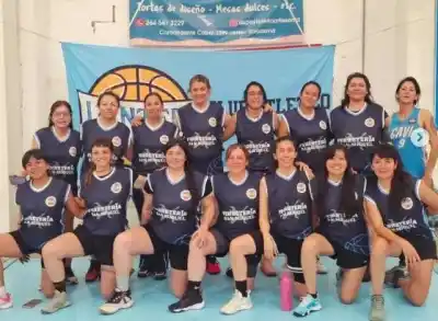 Un grupo de mujeres se reúne dos veces por semana en Villa Lanteri: el motivo que las une