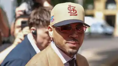 Chris Brown, condenado en Londres: la fiscal describió cómo usó una botella en la golpiza