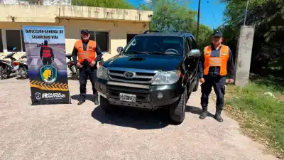 Una Hilux negra pasó por Loreto rumbo a Córdoba: lo que encontraron en la verificación frenó todo