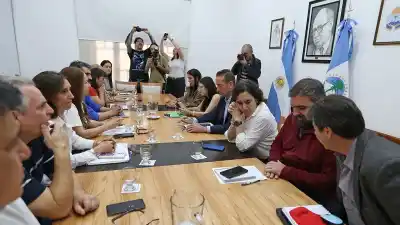 ATEN tiene la propuesta en la mano: el 4% y los $480.000 que definirán las asambleas
