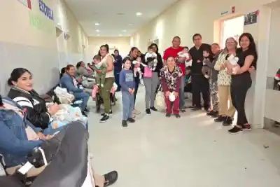 En Quimilí, el pediatra que atiende a más de 40 bebés por jornada y nadie sabe cómo consigue los turnos