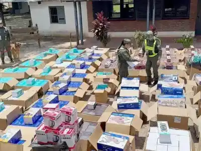 El camión pasó por el control en El Colorado y las cajas no cerraban: adentro había 354 termos