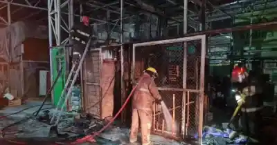 Incendio en el Mercado Cooperativo de Guaymallén: dos puestos afectados y pérdidas millonarias