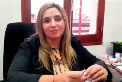 La excoordinadora de comedores conserva 22 horas cátedra y ahora el CGE define su futuro