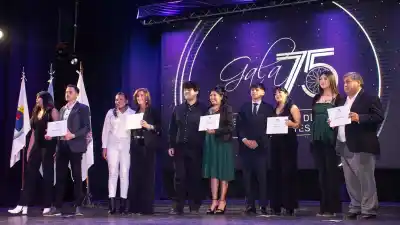 75 años de la FNE: los nombres que quedaron en la historia y el homenaje que emocionó al Teatro Mitre