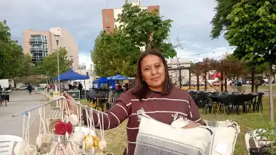 Tenía un don que aprendió en la escuela y lo guardó por décadas: un día lo recuperó y hoy vive de eso