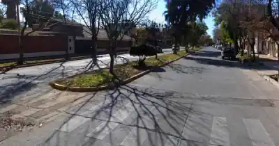 Un repartidor fue asaltado a punta de pistola y le robaron la moto en la Cuarta Sección