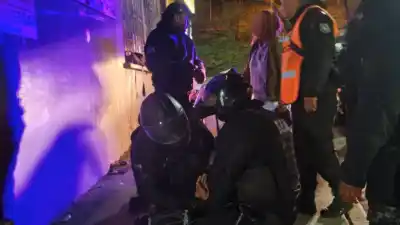 La noche en el bar terminó con cuatro demorados y policías insultados