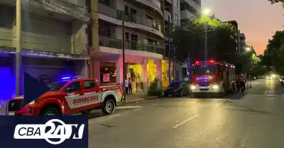 Se les llenó la cocina de humo y 13 vecinos tuvieron que salir a la calle: qué encontraron los bomberos