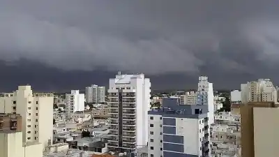 Río Cuarto amaneció con lluvia y el alerta por tormentas no es lo único que cambia el clima