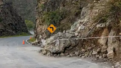 Rocas en la Cuesta de El Portezuelo: el tramo de la ruta donde hay que circular con precaución