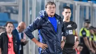 Falcioni mete mano en la defensa y define un cambio obligado para la semifinal ante Platense