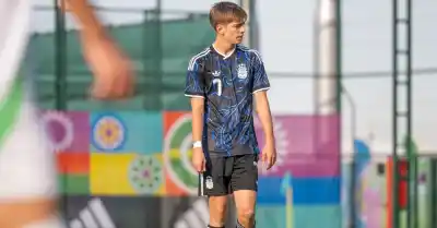 El sobrino nieto del Lobo Fischer la rompió en el Mundial Sub-15: dos goles y un récord que ilusiona a Misiones