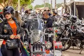 Cosquín se prepara para un fin de semana a puro motor: qué habrá en la Plaza Próspero Molina