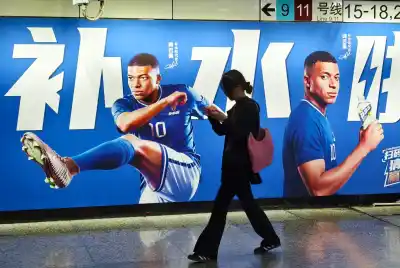 Mbappé se rió de un meme de Mao y ahora tres gigantes chinos le dan la espalda