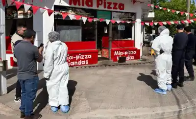 Trabajaba en la cocina de una pizzería del centro cuando el horno le cambió la noche