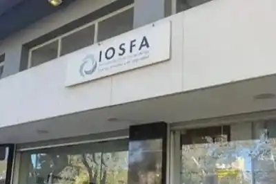 Retirados de IOSFA se plantan frente a una farmacia: lo que van a reclamar este martes