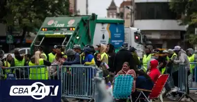 Entregaron los caballos y esperan las motos: la protesta que complica a Passerini