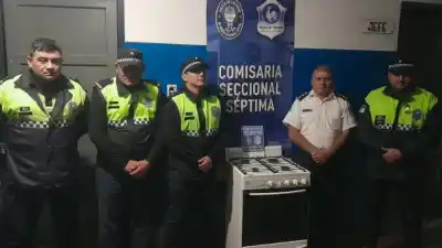 Robaron una heladera y sillones en Marcos Paz al 2.200: en un allanamiento apareció una cocina