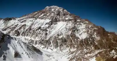 Aconcagua: dos empresas se pelean por el cielo del parque y hay $3.420 millones en juego