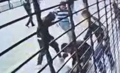 La patota los siguió por Avellaneda, pero las cámaras de la joyería lo captaron todo