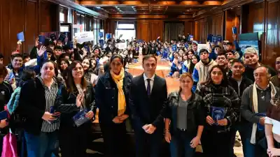 Estudiantes del interior visitaron Casa de Gobierno en el marco del programa ‘Conociendo mi Provincia’