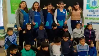 Taller de prevención en adicciones para niños en un jardín de La Banda