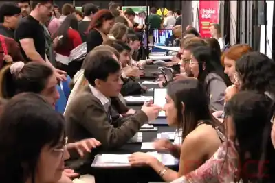 La Expo del Empleo copó Paraná: qué miran las empresas antes de quedarse con un currículum