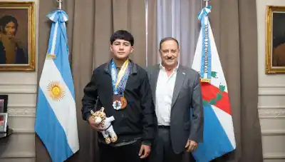 La Rioja tiene un campeón sudamericano de 14 años: el detalle de su viaje que sorprendió a Quintela