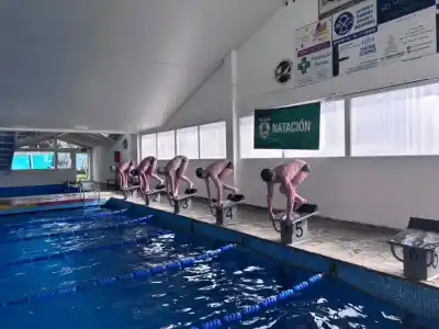 Río Negro arrancó los Juegos de la Araucanía con un nadador imparable: tres oros en una sola jornada