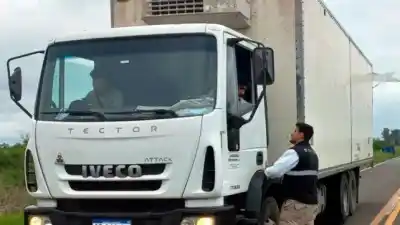 Iban de Concordia a Corrientes con 400 kilos de pescado: lo que faltaba en la camioneta lo arruinó todo