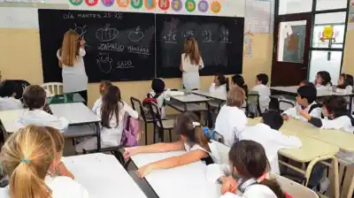 Santa Fe ya tiene fecha de cierre de clases: el plan B que prepara Educación por las tormentas