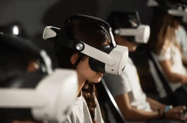 El Palacio San José ahora se recorre con lentes de realidad virtual y un guía muy particular