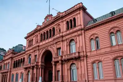 El gobierno prohibió el ingreso de la prensa a Casa Rosada tras denuncia por espionaje