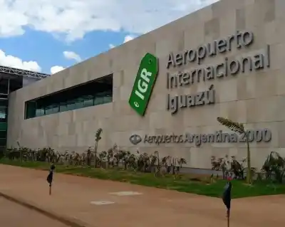 El avión que iba a sacar a Bolsonaro de Iguazú: qué encontraron adentro y por qué nunca despegó