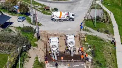 Bariloche: el agua bajaba de Las Victorias y destrozaba Piedrabuena, la salida que encontraron