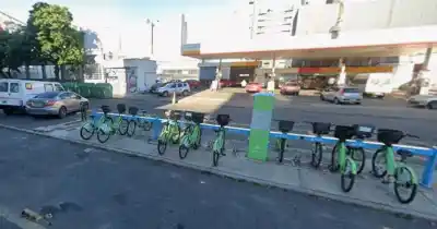 Un hombre amenazó con una jeringa a una inspectora de tránsito en pleno centro