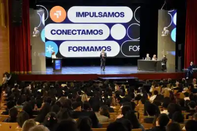 Tucumán: 26 empresarios se metieron en las aulas y 450 alumnos ya venden lo que crean