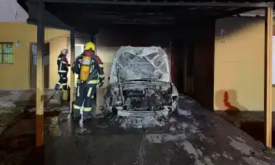 Compró el auto hace una semana y terminó envuelto en llamas en Rawson