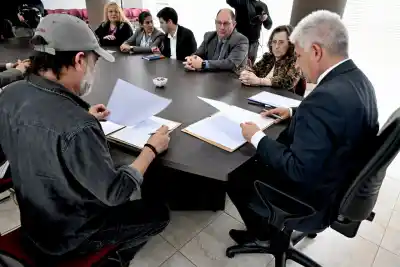 Gastón Pauls llegó a San Luis para firmar un acuerdo con Poggi: qué contiene el convenio que ya sumó a ocho provincias