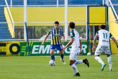 Central ganaba la punta y en la última jugada se le escapó todo