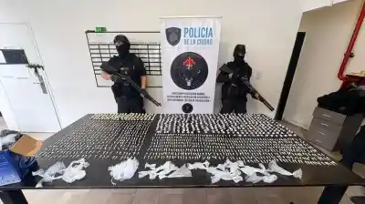 Los vieron pasarse algo en el Barrio 31: lo que encontraron adentro de la casa los dejó sin salida