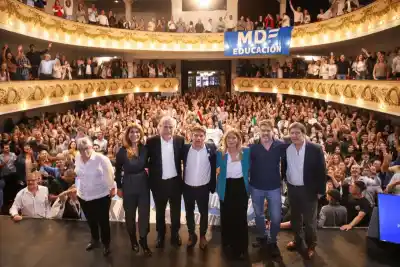 Kicillof lanzó un nuevo espacio político en Avellaneda y apuntó contra el ajuste educativo