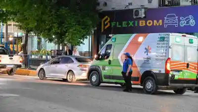 Cruzaba por la senda peatonal en pleno centro de Roca: lo que pasó después con la joven atropellada
