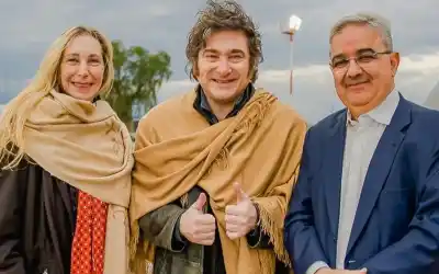 Jalil recibió a Milei en el aeropuerto de Catamarca: qué se viene este miércoles en la Puna