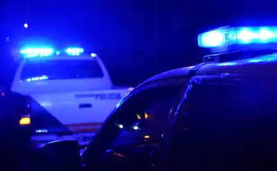 Una moto chocó un auto en Luján y terminó con el dueño del lubricentro apuñalado