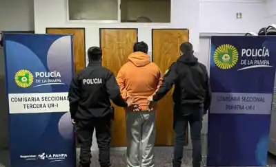 Le robó ropa a un local de Santa Rosa y las cámaras lo delataron a las pocas cuadras